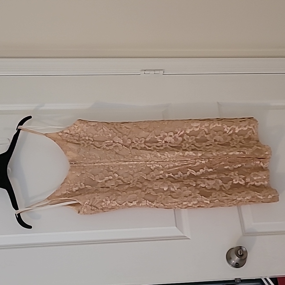 Dress - Picture 2 of 4